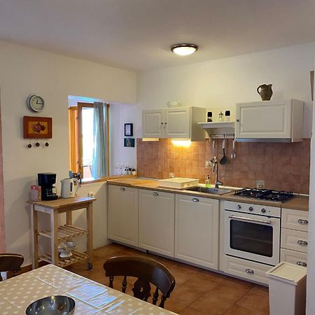 Apartments Lili I Baska  Ngoại thất bức ảnh