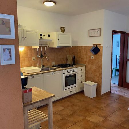 Apartments Lili I Baska  Ngoại thất bức ảnh