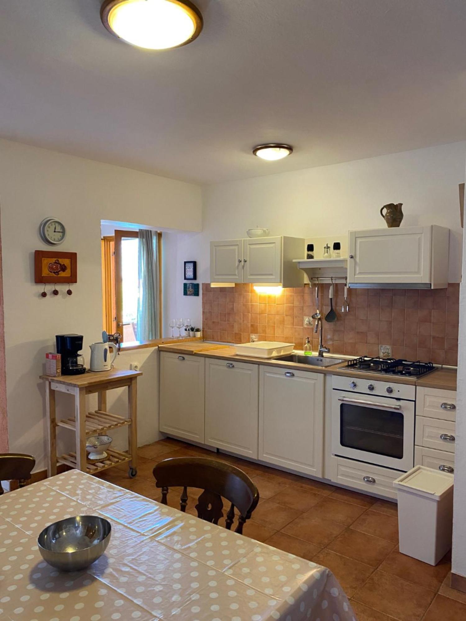 Apartments Lili I Baska  Ngoại thất bức ảnh