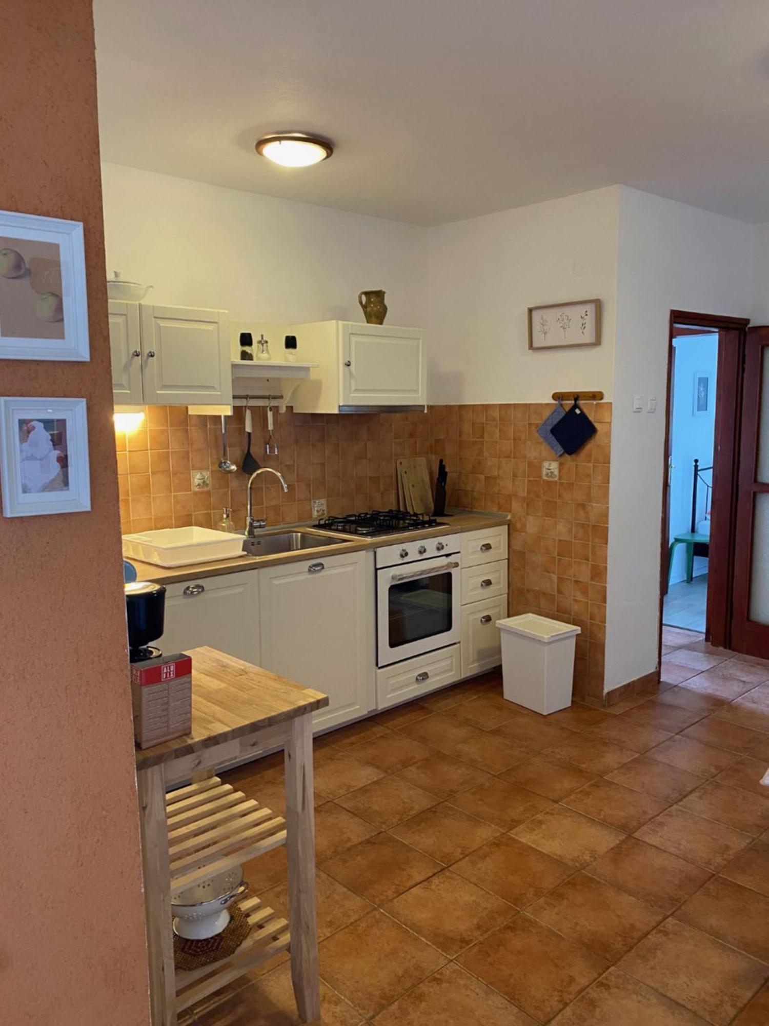 Apartments Lili I Baska  Ngoại thất bức ảnh
