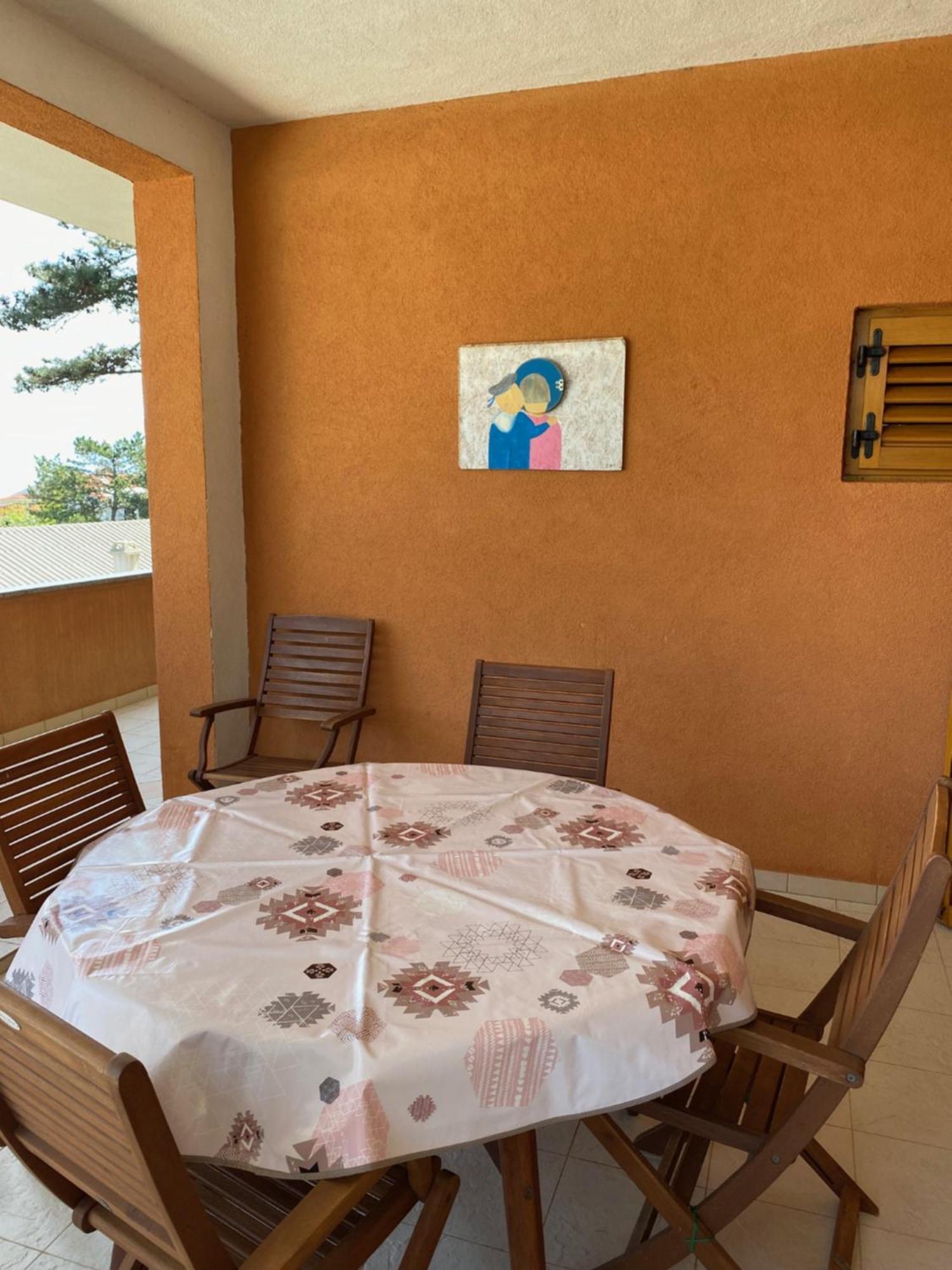 Apartments Lili I Baska  Ngoại thất bức ảnh