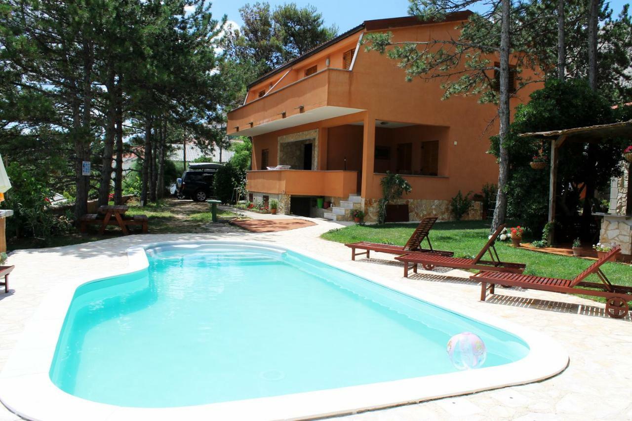 Apartments Lili I Baska  Ngoại thất bức ảnh
