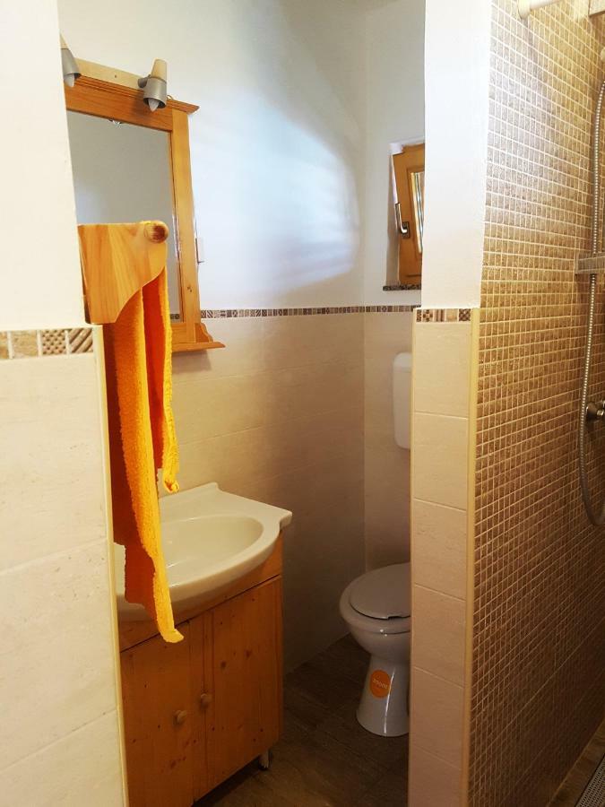 Apartments Lili I Baska  Ngoại thất bức ảnh